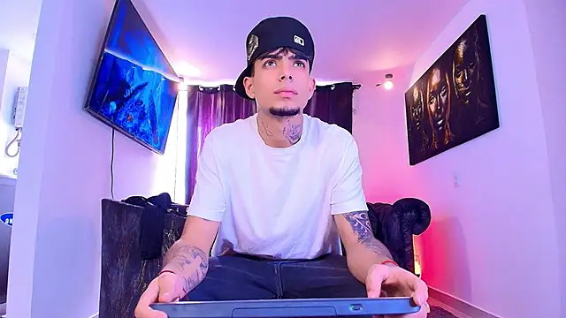 miguel aguirre  online show from 02-02-26, 02:49