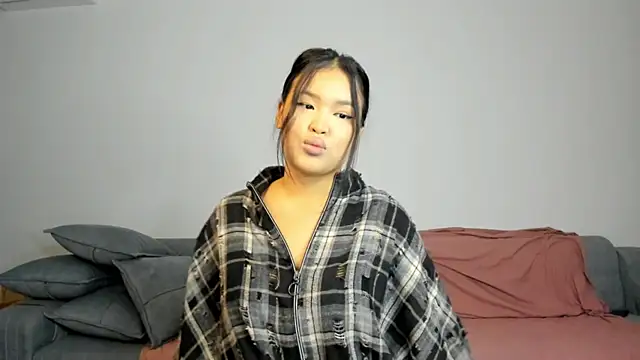 Snapshot of luna_yum chatting on 02-08-26, 02:15 luna yum online show from 02-08-26, 02:15