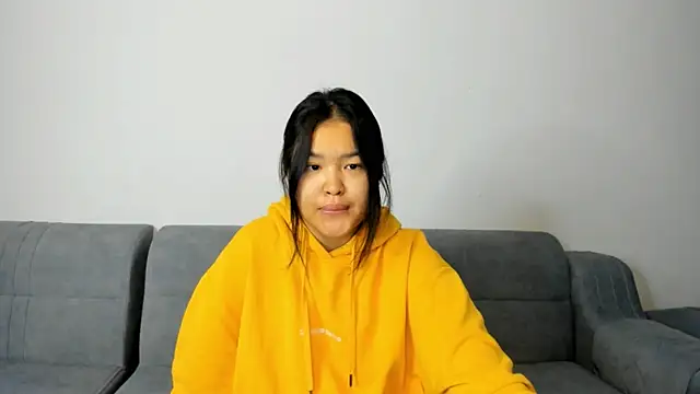 Snapshot of luna_yum chatting on 02-17-26, 07:11 luna yum online show from 02-17-26, 07:11