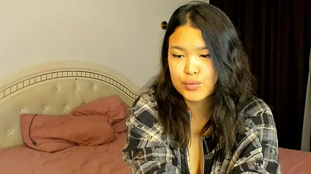 Snapshot of luna_yum chatting on 02-14-26, 07:25 luna yum online show from 02-14-26, 07:25