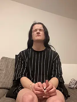 LeonieClaire online show from 02-28-26, 05:12