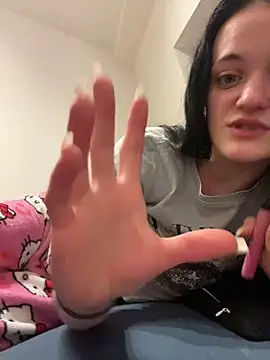 LeonieClaire online show from 02-15-26, 10:41