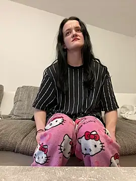 LeonieClaire online show from 02-18-26, 08:33