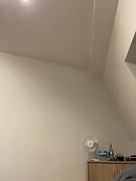 LeonieClaire online show from 02-10-26, 10:09