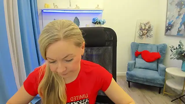 CharlotteKerti online show from 03-25-26, 12:37