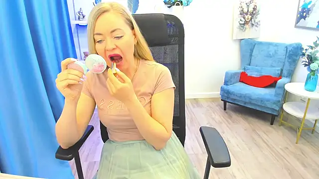 CharlotteKerti online show from 05-17-26, 11:43