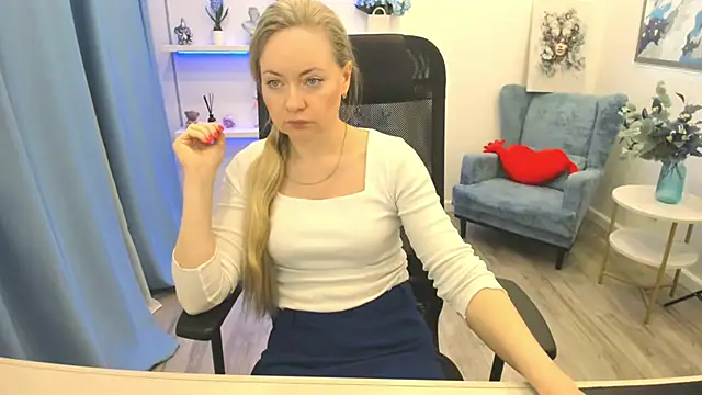 CharlotteKerti online show from 04-14-26, 11:37