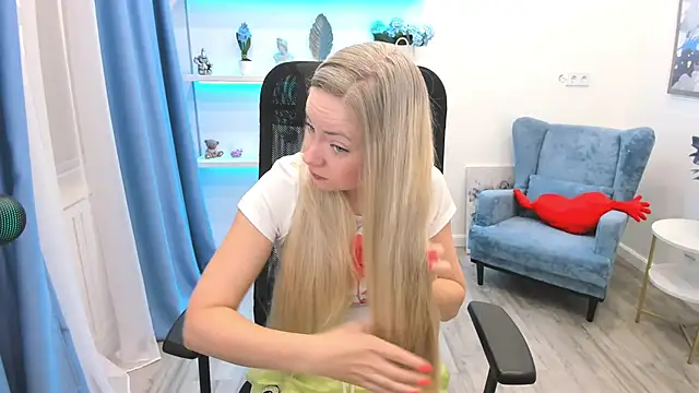 CharlotteKerti online show from 06-30-26, 11:32