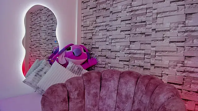 Elarossie online show from 02-16-26, 04:00