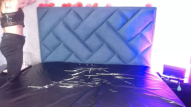 Snapshot of Lia_tomson chatting on 02-21-26, 07:05 Lia tomson online show from 02-21-26, 07:05