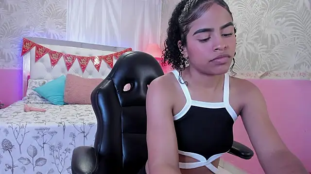 Snapshot of Danna_Copers chatting on 02-13-26, 07:03 Danna Copers online show from 02-13-26, 07:03