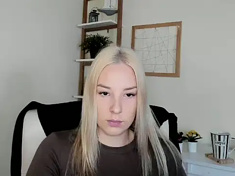 Snapshot of VelvetAngela chatting on 02-06-26, 07:04 VelvetAngela online show from 02-06-26, 07:04