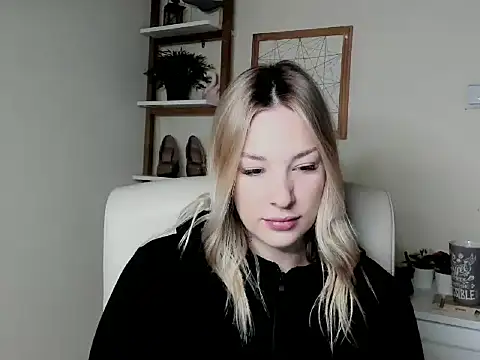 Snapshot of VelvetAngela chatting on 02-17-26, 06:33 VelvetAngela online show from 02-17-26, 06:33