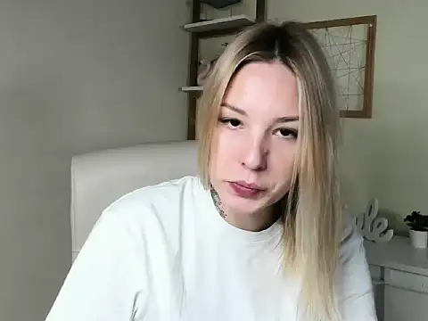 Snapshot of VelvetAngela chatting on 02-23-26, 01:44 VelvetAngela online show from 02-23-26, 01:44