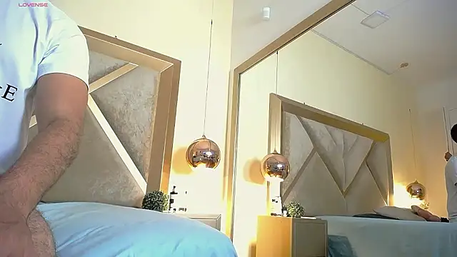 LaraandAxel online show from 02-28-26, 03:22