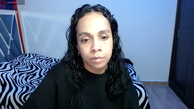 paula lopez   online show from 05-06-26, 10:47