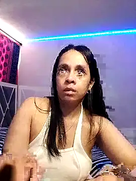 paula lopez   online show from 06-25-26, 06:35