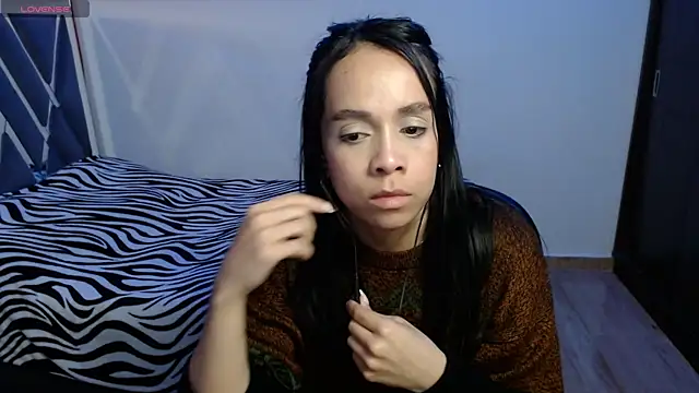 paula lopez   online show from 06-18-26, 06:13
