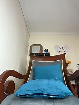 LilaRvsh online show from 04-18-26, 01:57
