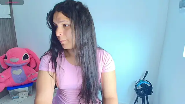 Snapshot of alys_love chatting on 06-02-26, 03:34 alys love online show from 06-02-26, 03:34