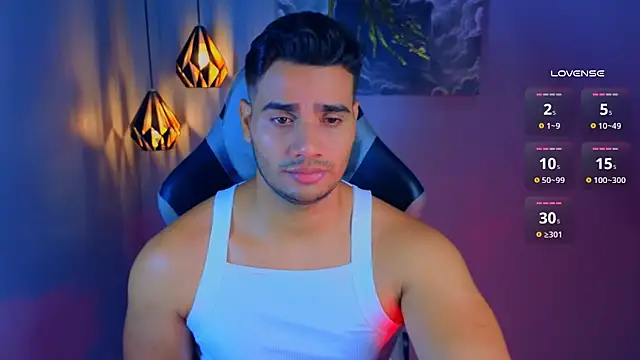 AndresRodriguez1 online show from 04-09-26, 10:21