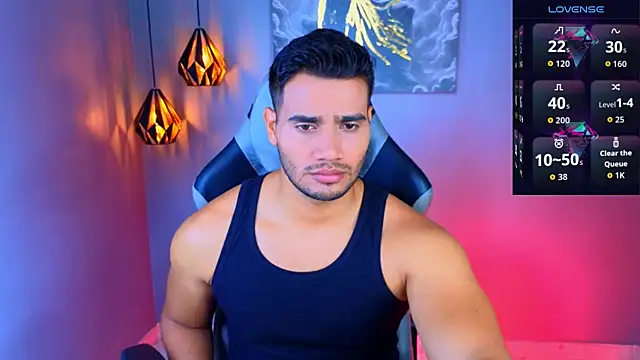 AndresRodriguez1 online show from 05-12-26, 12:44