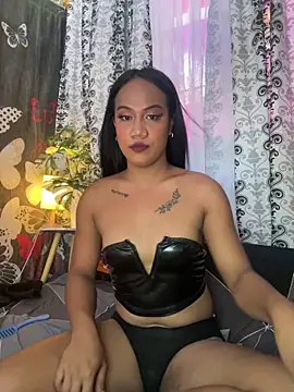 Snapshot of Queen-barbie chatting on 05-08-26, 01:20 Queen-barbie online show from 05-08-26, 01:20