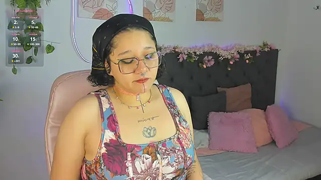 Snapshot of Sylvara_bx chatting on 04-19-26, 01:34 Sylvara bx online show from 04-19-26, 01:34