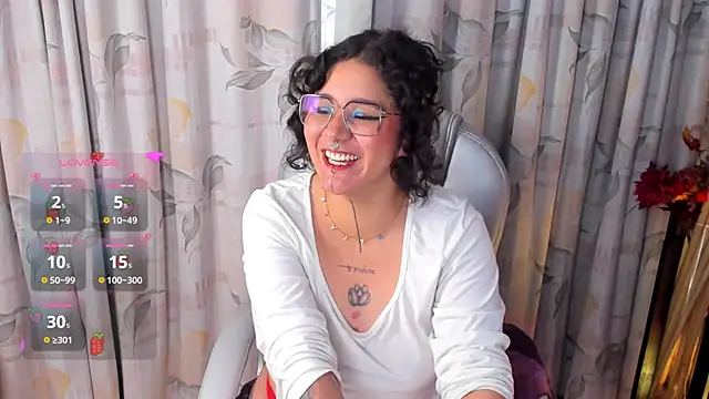 Snapshot of Sylvara_bx chatting on 05-21-26, 11:40 Sylvara bx online show from 05-21-26, 11:40