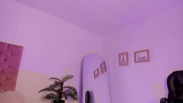 im oleiderr online show from 03-06-26, 04:07