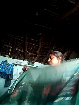 Snapshot of Manu_mehta chatting on 02-10-26, 04:33 Manu mehta online show from 02-10-26, 04:33