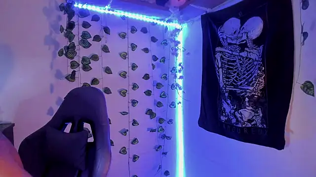 Aaron Hopper online show from 02-24-26, 01:01