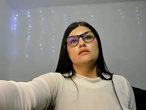 Snapshot of Karina27 chatting on 02-15-26, 05:08 Karina27 online show from 02-15-26, 05:08