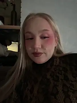 RollDollsi online show from 03-22-26, 06:15