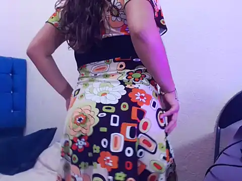 miiia perez online show from 02-08-26, 05:49