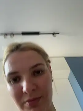 SinLuna  online show from 06-19-26, 02:12