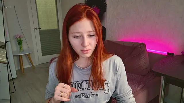 Snapshot of Weisser_Moon chatting on 02-07-26, 05:37 Weisser Moon online show from 02-07-26, 05:37