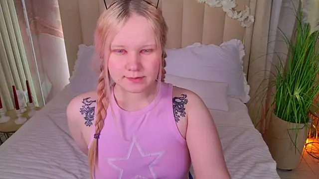 AnnieVibe online show from 04-21-26, 05:41