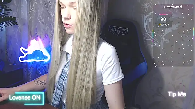 Shiny Victoria online show from 06-27-26, 08:31