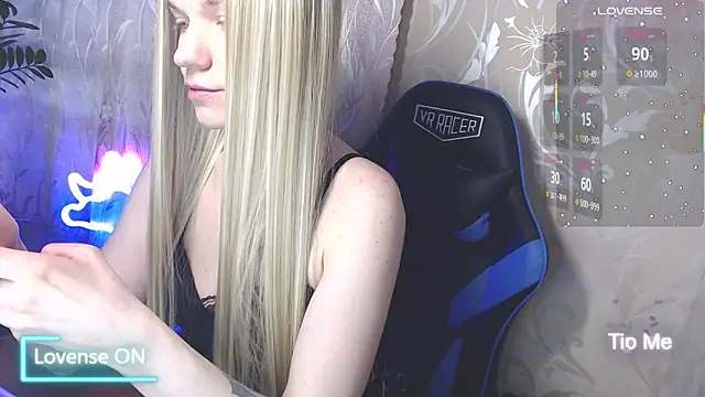 Shiny Victoria online show from 05-17-26, 07:30