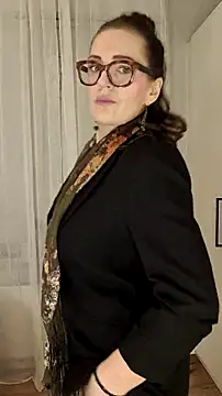 Snapshot of Bella_Velour chatting on 02-17-26, 06:22 Bella Velour online show from 02-17-26, 06:22