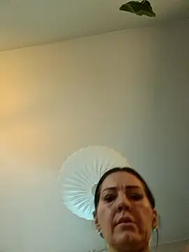 Snapshot of Bella_Velour chatting on 03-01-26, 04:34 Bella Velour online show from 03-01-26, 04:34