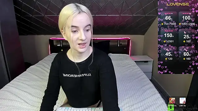 Naomi1Hinata online show from 03-12-26, 01:33