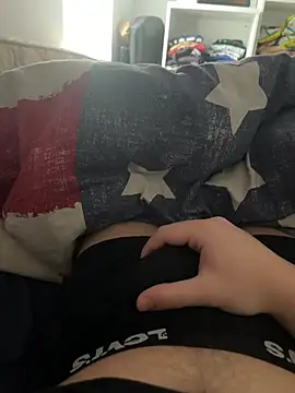 Snapshot of Enzo_2763 chatting on 02-28-26, 09:09 Enzo 2763 online show from 02-28-26, 09:09