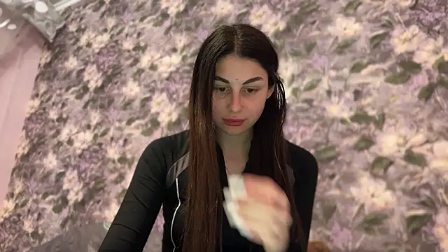 LiluMartiznir online show from 04-06-26, 06:53