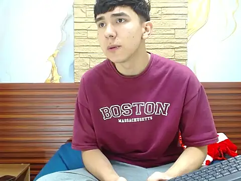 Snapshot of massimoferrera303av chatting on 02-25-26, 07:47 massimoferrera303av online show from 02-25-26, 07:47