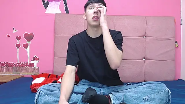 Snapshot of massimoferrera303av chatting on 02-17-26, 05:21 massimoferrera303av online show from 02-17-26, 05:21