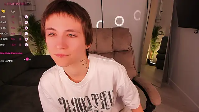 Snapshot of AutumnWhisper chatting on 02-04-26, 10:16 AutumnWhisper online show from 02-04-26, 10:16