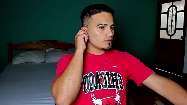 diegocr   online show from 02-01-26, 07:56