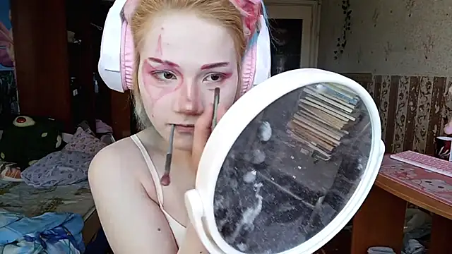 Snapshot of KathernSaulters chatting on 02-21-26, 07:10 KathernSaulters online show from 02-21-26, 07:10